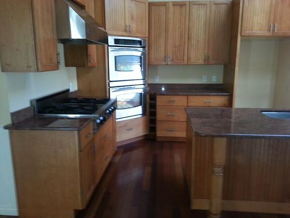 4th image of 13 Lattof Farm Cir