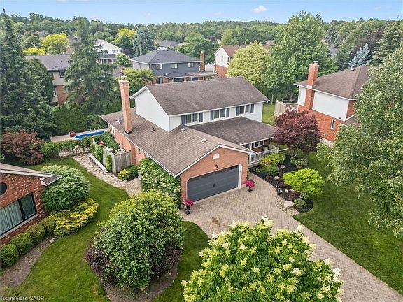 3rd image of 18 Dunnington Ct
