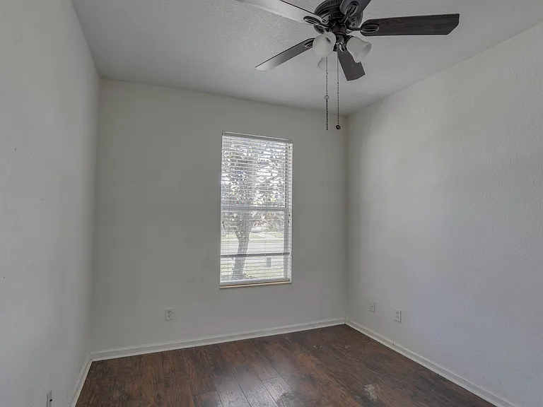 4977 Pall Mall St W — Photo 17