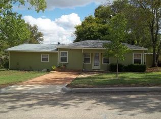 409 S Orange St, Fredericksburg, TX 78624