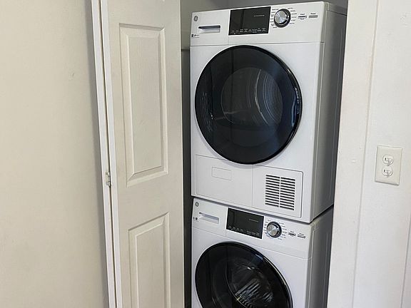 3rd image of 1371 1st Ave #2RW