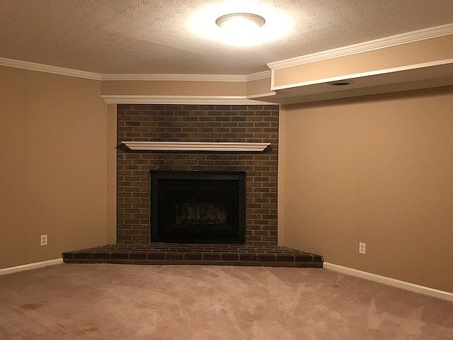 2nd image of 211 Castleridge Dr