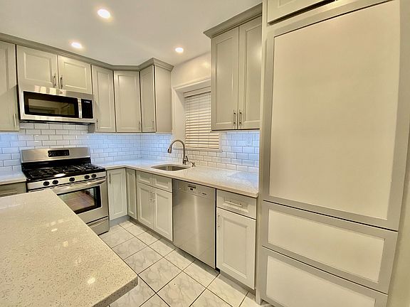 4th image of 92 Newell St APT 3R
