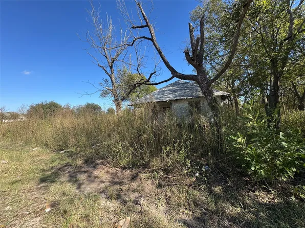 817 S Elm St, Mart, TX 76664