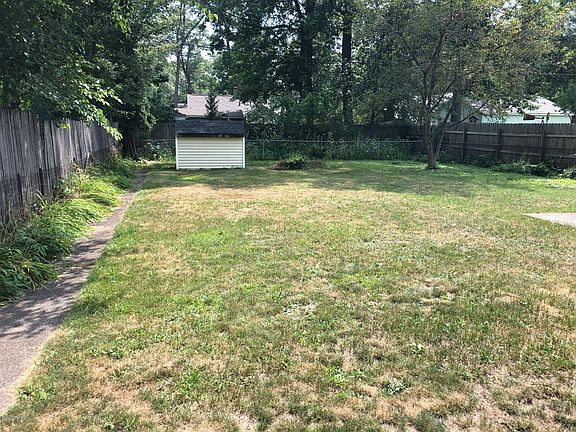 4th image of 2343 Marvin Ave
