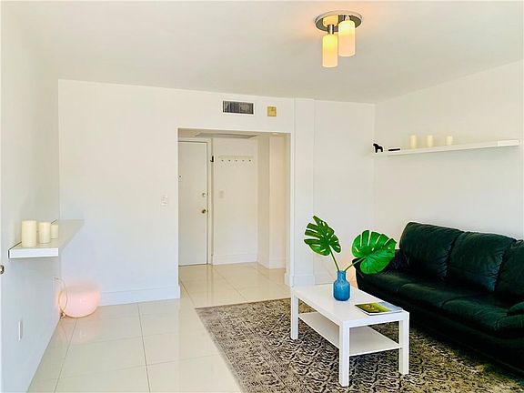 4th image of 1480 Euclid Avenue #103