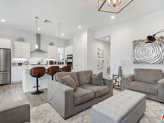 3rd image of 660 Daniel Freeman Cir