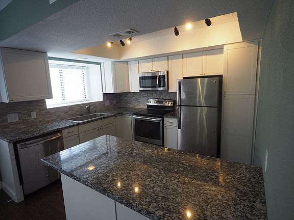 5th image of 8938 N Plaza Ct