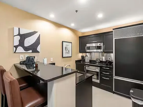 135 Harmon Ave #414, Las Vegas, NV 89109