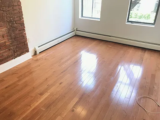 Rented by Zuz Realty | media 54