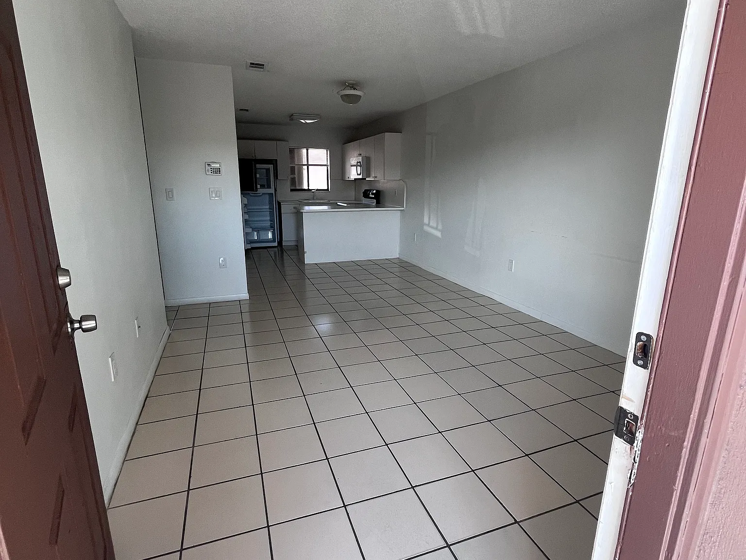 2 bed, 1.5 bath, 674 sqft, $2,050 — Photo 2