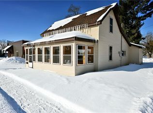 1009 N River St, Spooner, WI 54801
