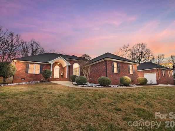 6104 Charity Dr, Marshville, NC 28103