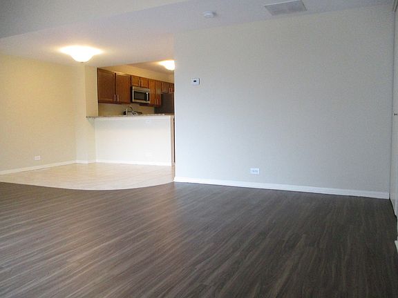 5th image of 1679 College Green Dr #1679