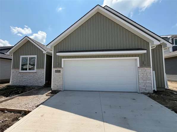 1510 Locust St, Waukee, IA 50263