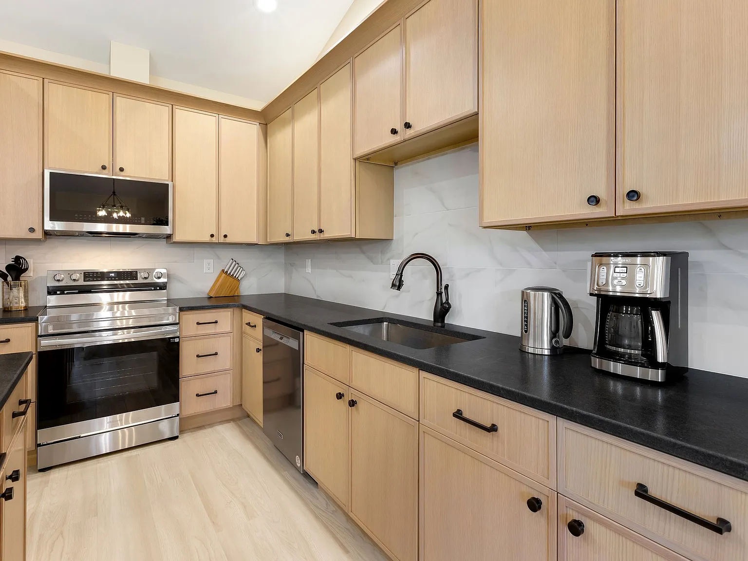 170 Weaver Rd — Photo 3
