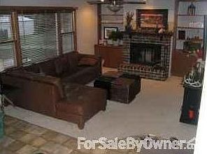 Living room : Brick fireplace