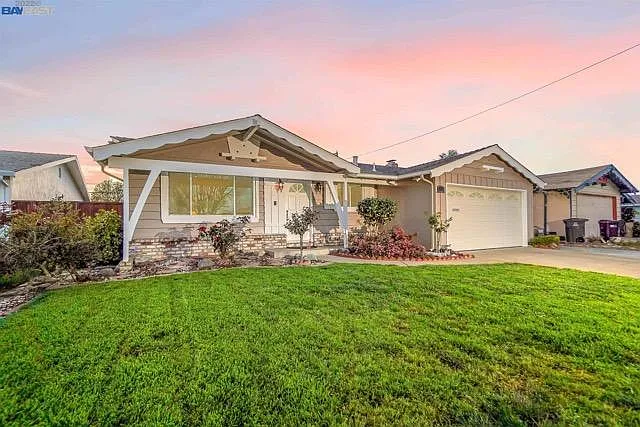 25557 Calaroga Ave — Photo 3