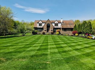 15 Arbor Rd, Campbell Hall, NY 10916