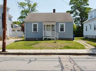 93 2nd St, Newport, RI 02840