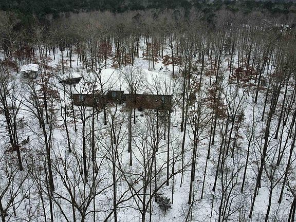 3rd image of 110 Shady Thicket Ln
