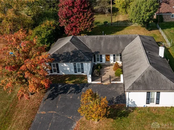 5943 Lynnaway Dr, Dayton, OH 45415