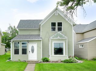 112 Pacific Ave, Thompson, ND 58278