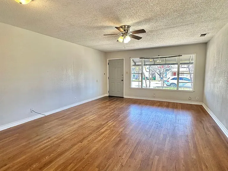 1521 Kenwood Dr — Photo 5