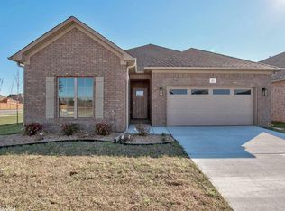 101 Layne Dr, Maumelle, AR 72113