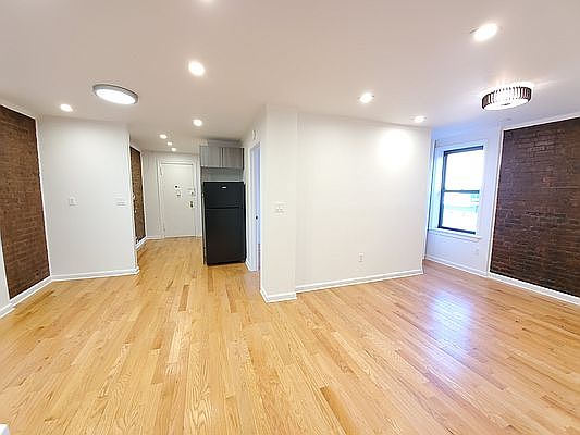 2nd image of 725 4th Ave APT F1