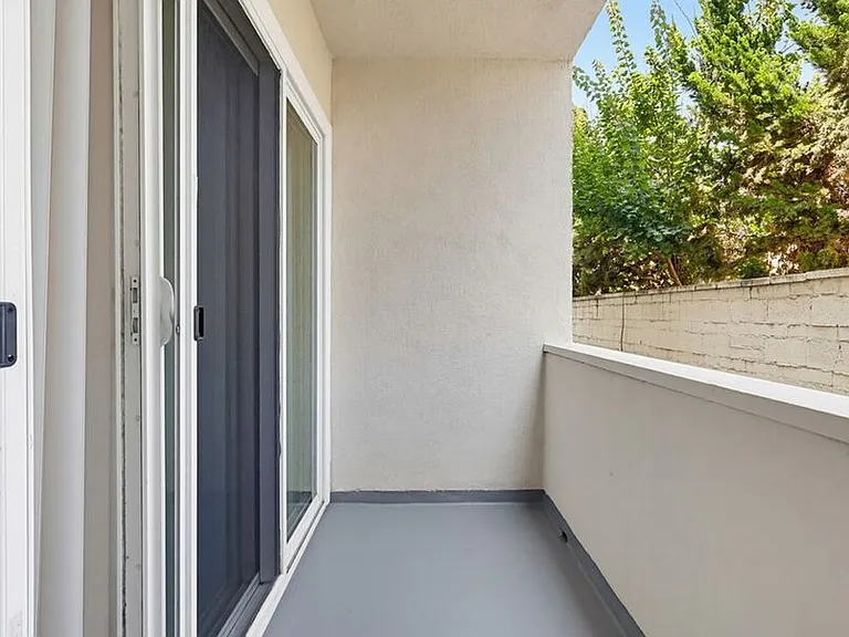 537 W Hyde Park Blvd — Photo 34