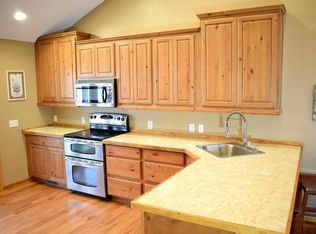 6855 Youngren Rd, Three Oaks, MI 49128