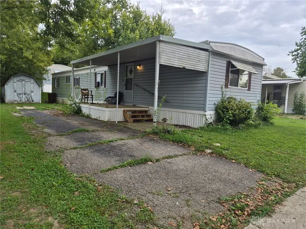 51 Estate Dr, Brookville, OH 45309