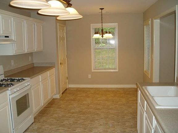3rd image of 137 Valley Brook Cir E