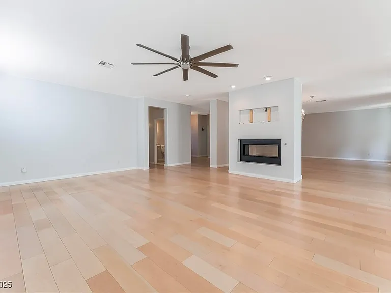 2267 Alanhurst Dr — Photo 10