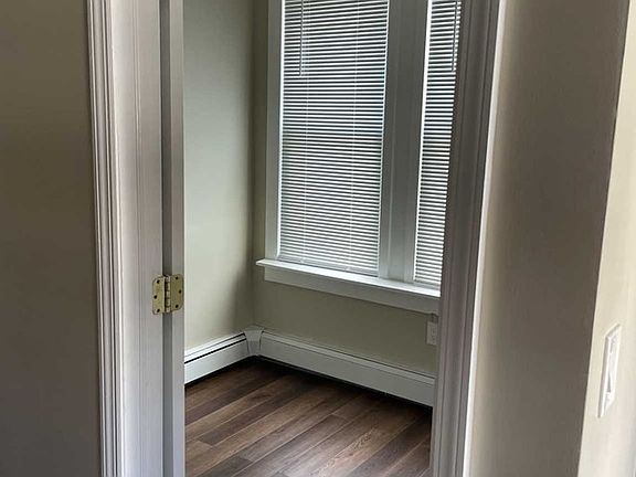 2nd image of 23 Linden Ave Floor 1