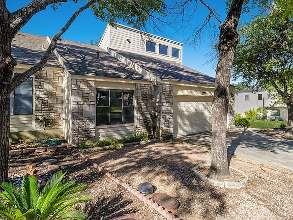 2nd image of 8401 Echo Creek Ln