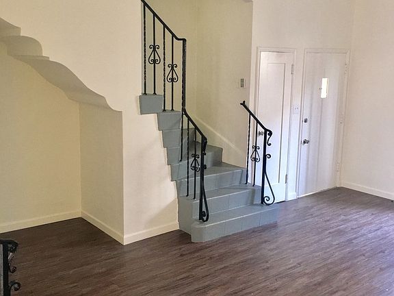 2nd image of 4524 Edgewood Pl #4528-1/8
