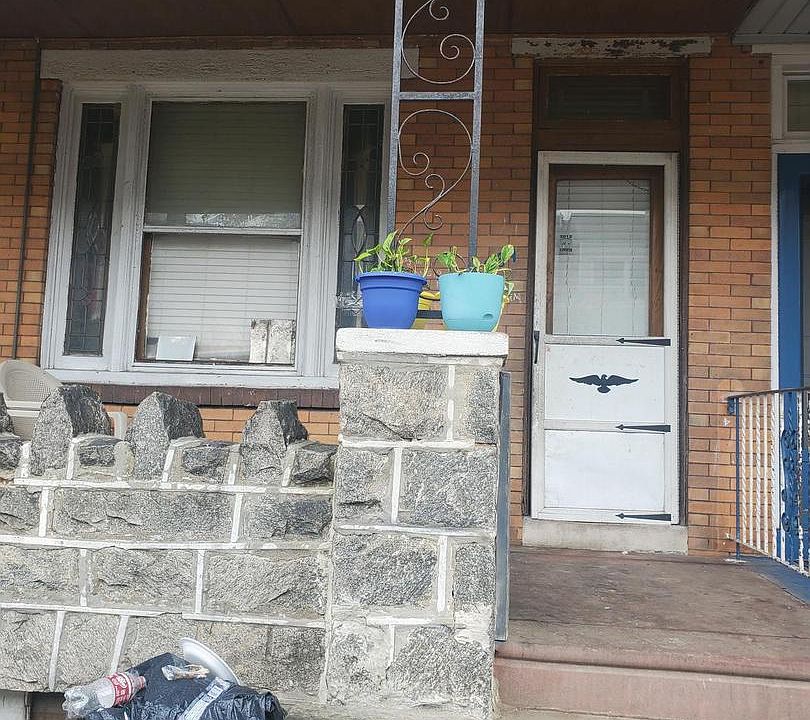 2nd image of 2084 Kingston St