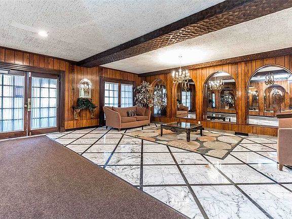 4th image of 77 S Park Ave APT A30