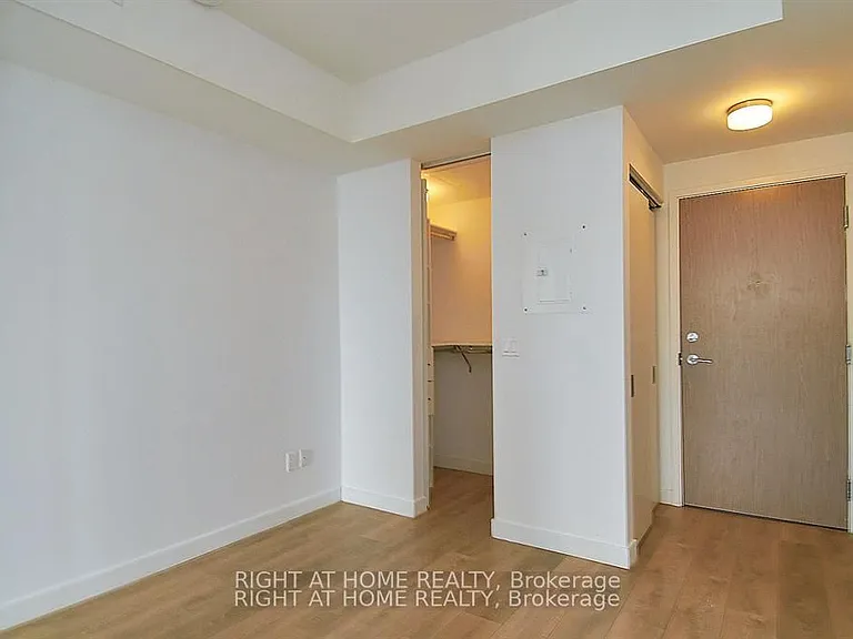 215 Queen St W #2406 — Photo 6