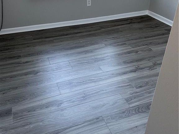 3rd image of 2353 London Pointe Dr