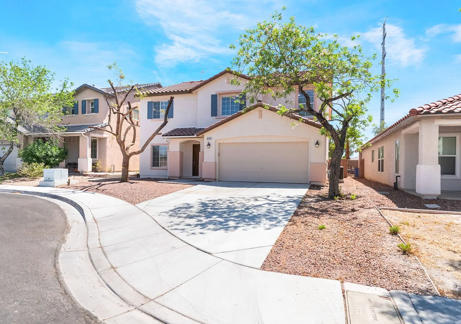Remodeled 4-Bedroom on a Cul-de-Sac lot in Iron Mountain Ranch — Photo 2