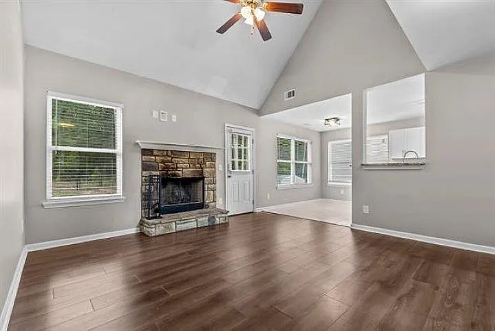 119 Misty Grove Ln — Photo 5