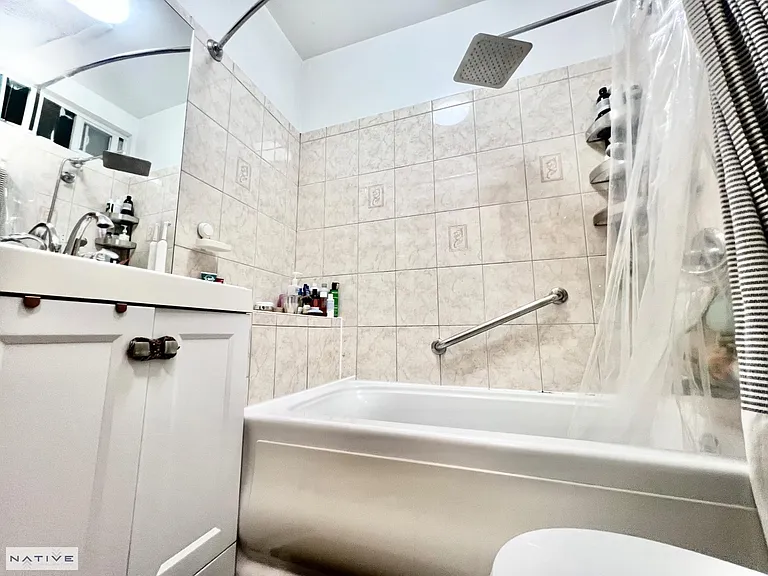 176 Huron St #2 — Photo 6