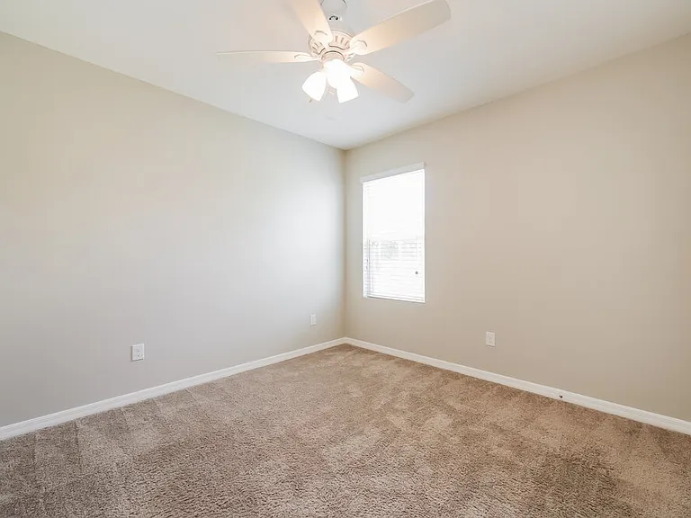 220 SE 2nd Pl — Photo 14