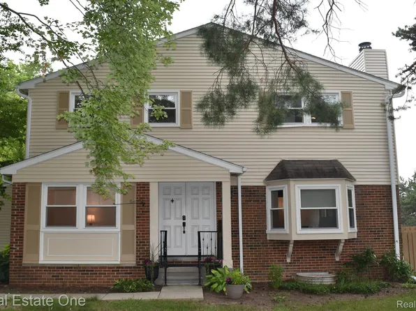 5161 Buckingham, Troy, MI 48098