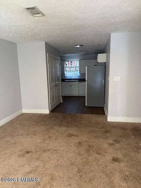 2 bed, 1.0 bath, $750 — Photo 2