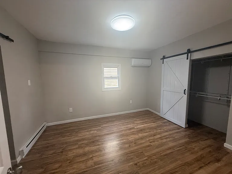 131 W Line St — Photo 13
