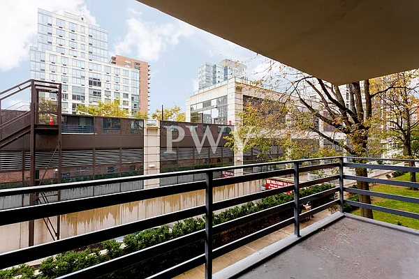 Rented by PWV Acquisitions | media 6